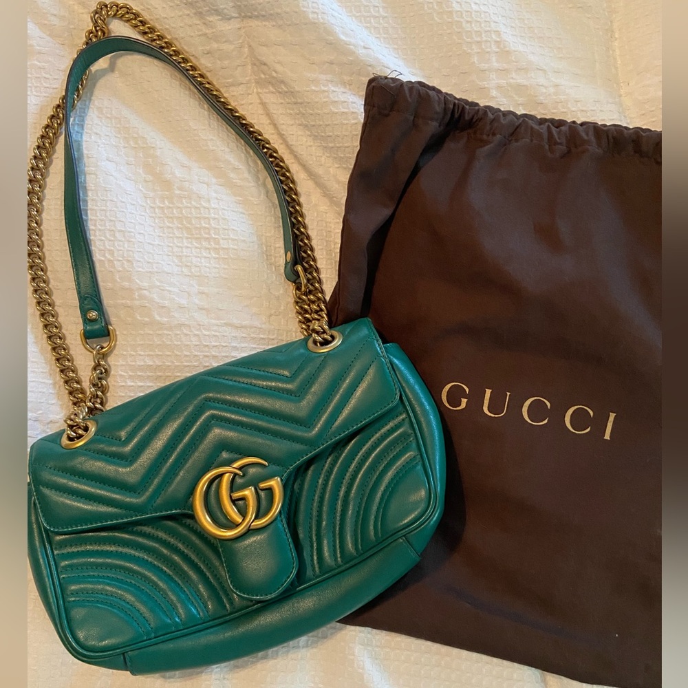 Authentic Gucci Calfskin Matelasse Medium GG Marmont Shoulder Bag Emerald Green.
